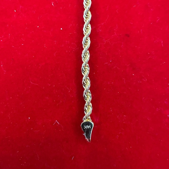 New in the box Gold plated Rope Bracelet